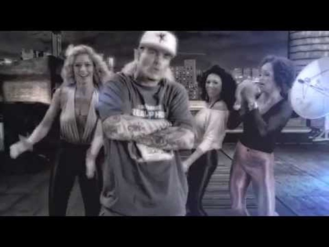 Vanilla ice прическа. Клип vanilla ice ice ice baby remix. Vanilla ice 1990. Vanilla ice ice baby обложка альбома. Айс айс бэби ванила айс.