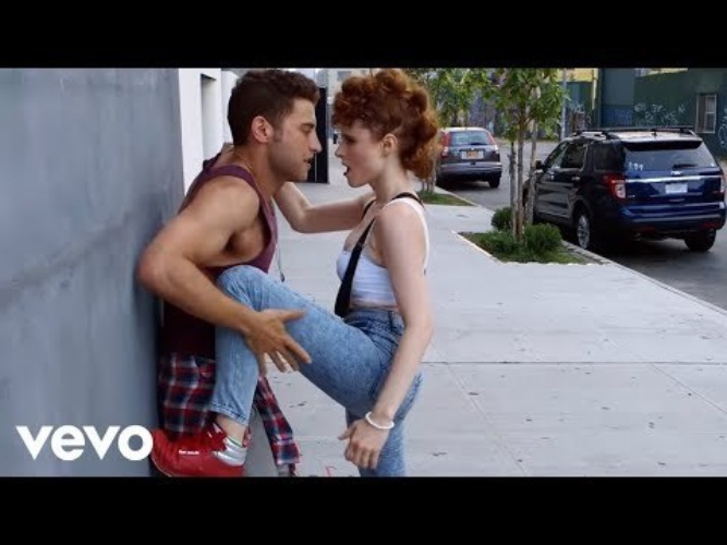 Hideaway full. Киеза Hideaway. Кайза сейчас. Kiesza Hideaway. Kiesza Hideaway клип.