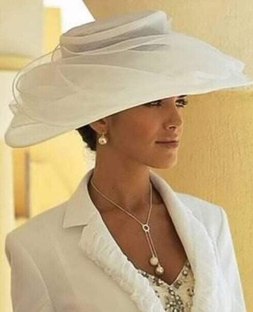 Попал в сердце. Вдвоём с тобой вдвоём с тобой. Песни ты попала прямо в сердце. Попадание прямо в сердечко. Песни ты попала прямо в сердце.