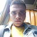 Знакомства: Дмитрий, 22 года, Новомосковск