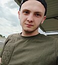 Знакомства: Дмитрий, 25 лет, Усть-Лабинск