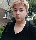 Знакомства: Кирилл, 19 лет, Тюмень