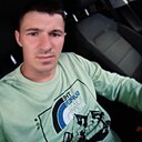 Знакомства: Gabriel, 26 лет, Botoșani