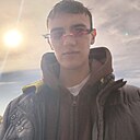 Знакомства: Юрий, 19 лет, Саратов