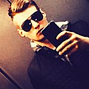 Знакомства: Виктор, 23 года, Калинковичи