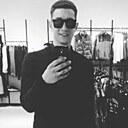 Знакомства: Виктор, 27 лет, Уральск