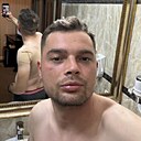 Знакомства: Cosmin, 24 года, Ploiești