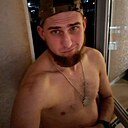 Знакомства: Юрий, 28 лет, Лабинск
