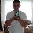 Знакомства: Илья, 23 года, Набережные Челны