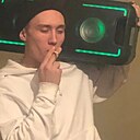 Знакомства: Кучерявый, 25 лет, Москва