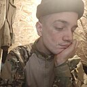 Знакомства: Максим, 24 года, Снежное