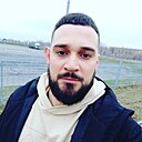 Знакомства: Артем, 32 года, Волжский