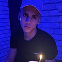 Знакомства: Виталя, 26 лет, Белово