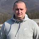 Знакомства: Максим, 35 лет, Новопокровская