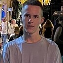 Знакомства: Максим, 18 лет, Москва