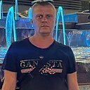 Знакомства: Артем, 41 год, Токмак