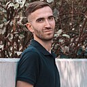 Знакомства: Iulian, 28 лет, București