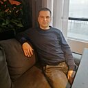 Знакомства: Кирилл, 37 лет, Саратов