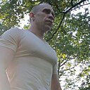 Знакомства: Артём, 41 год, Бугульма