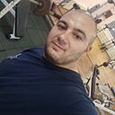 Знакомства: Илья, 32 года, Томск