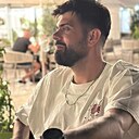 Знакомства: Dragos, 30 лет, Mioveni