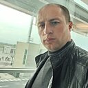 Знакомства: Artur, 31 год, Топки