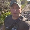 Знакомства: Макс, 29 лет, Кировск (Луганская Область)