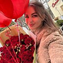 Знакомства: Юля, 28 лет, Москва