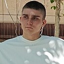 Знакомства: Кирилл, 24 года, Керчь