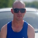 Знакомства: Игорь, 27 лет, Геническ