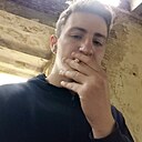 Знакомства: Денис, 22 года, Путивль