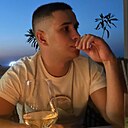 Знакомства: Артем, 31 год, Таганрог