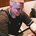 Знакомства: Егор, 28 лет, Волхов