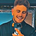 Знакомства: Tudor, 26 лет, București