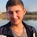 Знакомства: Денис, 26 лет, Новосергиевка