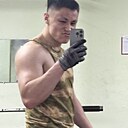 Знакомства: Илюша, 25 лет, Луганск