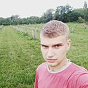 Знакомства: Вадим, 27 лет, Чернигов