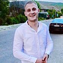 Знакомства: Фека, 29 лет, Висбаден