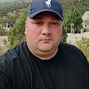 Знакомства: Артем, 38 лет, Волжский