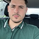 Знакомства: Laurențiu, 24 года, Buzău