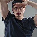 Знакомства: Олег, 21 год, Новомосковск