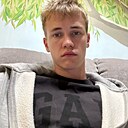 Знакомства: Антон, 21 год, Астрахань