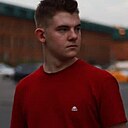 Знакомства: Валентин, 24 года, Киров