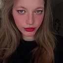 Знакомства: Алёна, 19 лет, Петриков