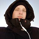 Знакомства: Артём, 23 года, Лучегорск