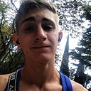 Знакомства: Вадим, 21 год, Симферополь