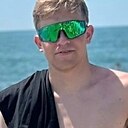 Знакомства: Евгений, 24 года, Магнитогорск