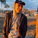 Знакомства: Максим, 23 года, Курган