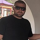 Знакомства: Олег, 35 лет, Первоуральск