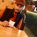 Знакомства: Уктам, 23 года, Евпатория